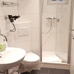 Koenigsfriesen App 2 Böhl
